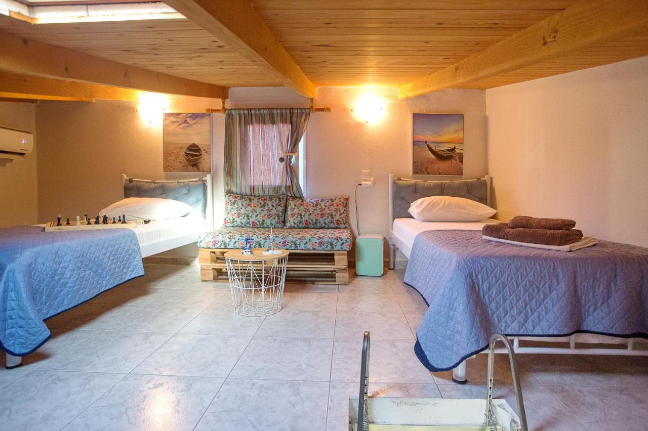 Holiday House Ioanna 2 - Loft Néa Péramos Esterno foto