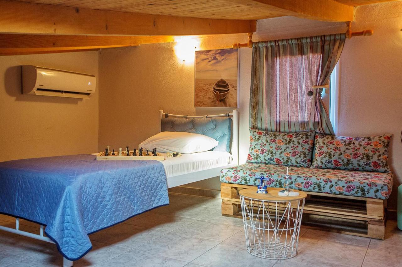 Holiday House Ioanna 2 - Loft Néa Péramos Esterno foto
